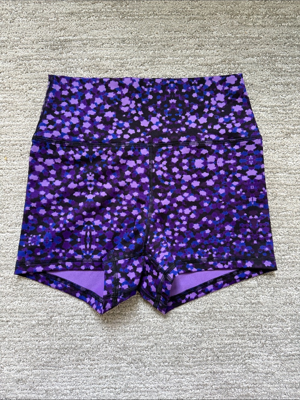 Fleo High-Waisted Shorts
